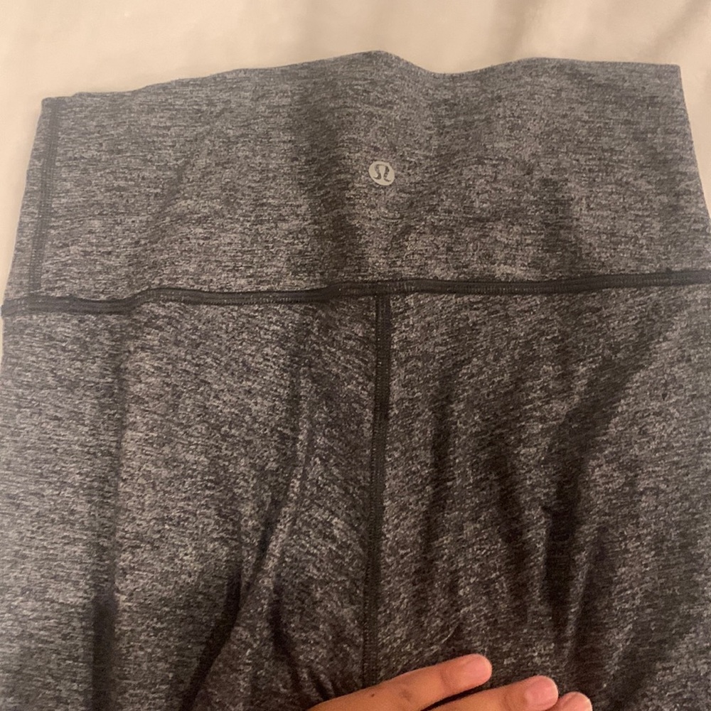 Gray Lululemon Leggings (size 6-8, length7/8)